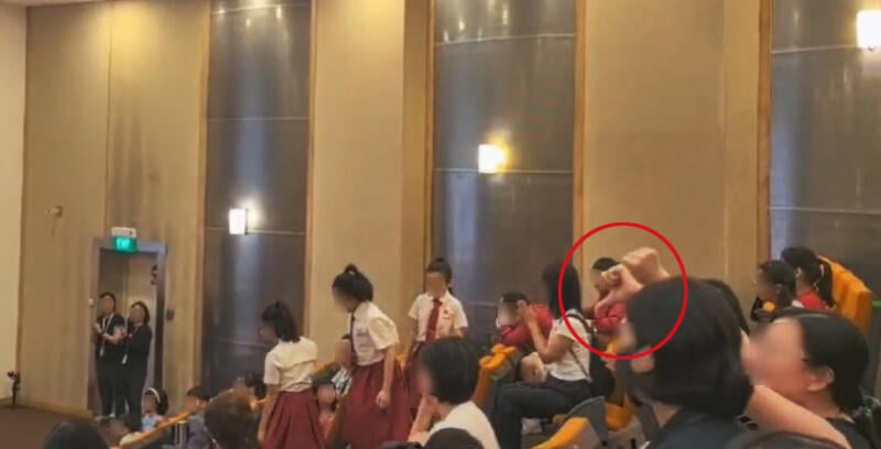 *已签发*柔:狮城二三事:狮城阅读赛颁奖礼 学生领奖有家长喝倒彩