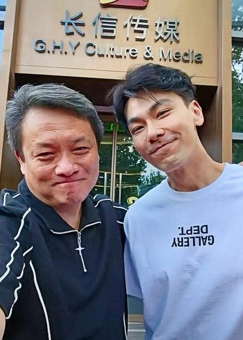 *已签发*柔:狮城二三事:躺枪后深刻感悟 戴向宇:不红会死红了会生不如死
