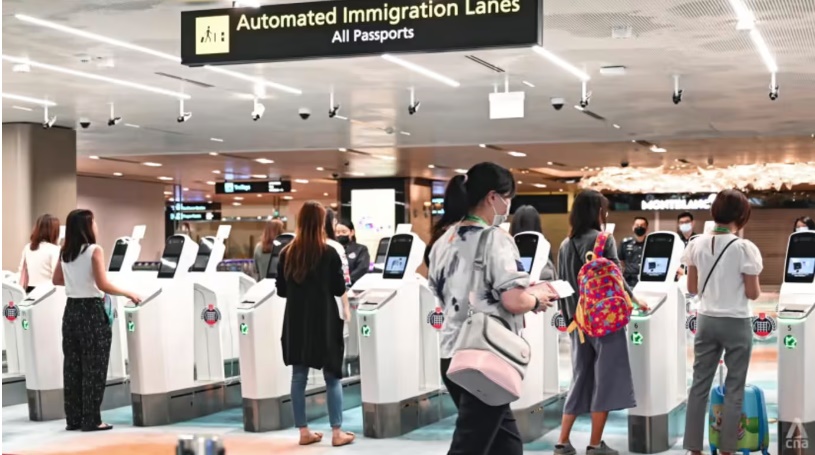 *已签发*柔:狮城二三事:遭拒入境狮城旅客 被指示返回出发地