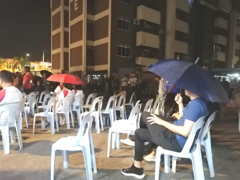 **已签发**柔:马哥打补选|头条:两阵营群众大会飘细雨,未浇熄民众热情