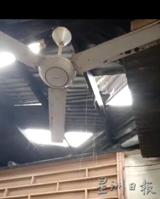 强风袭击乌鲁晏斗村 10户遭殃