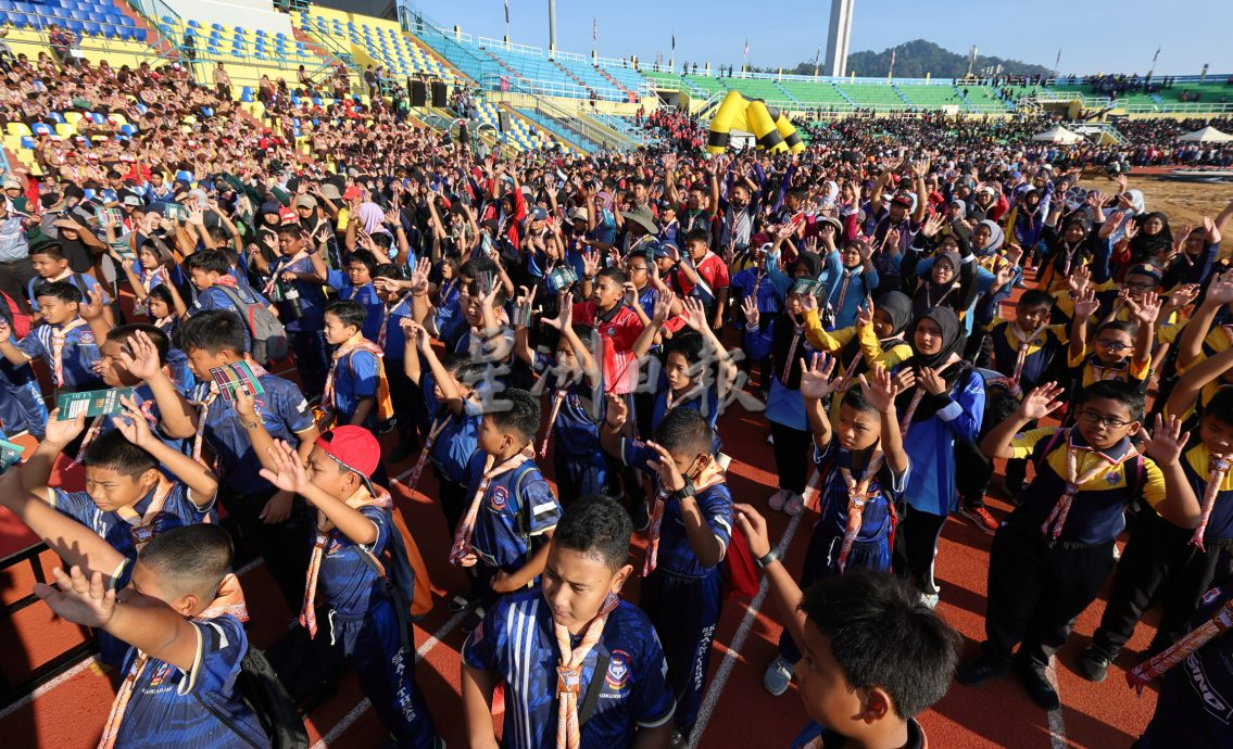 彭亨国际童军围巾节获1万9397名童军参与,获马纪录大全认可。