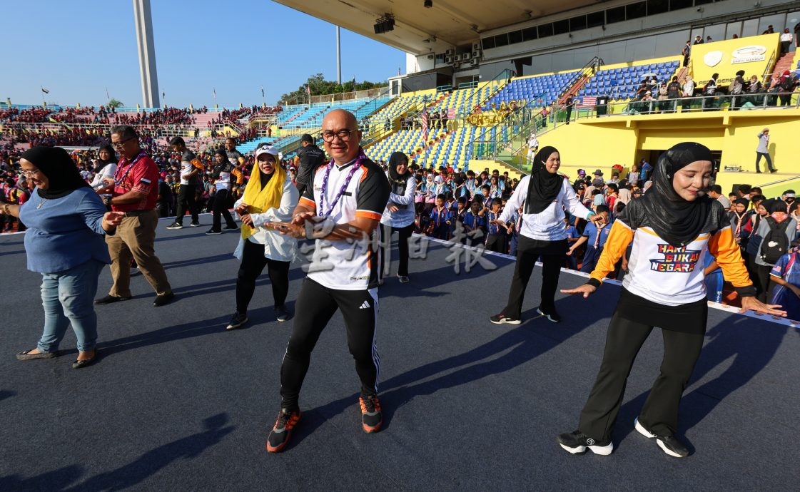 彭亨国际童军围巾节获1万9397名童军参与,获马纪录大全认可。