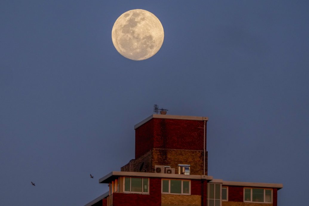 拚图∕超级月亮