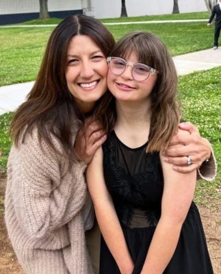 拼盘 15岁唐氏女 受邀生日派对欣喜若狂