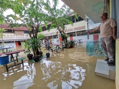 数州水灾逢开学日 受影响学校启动居家学习