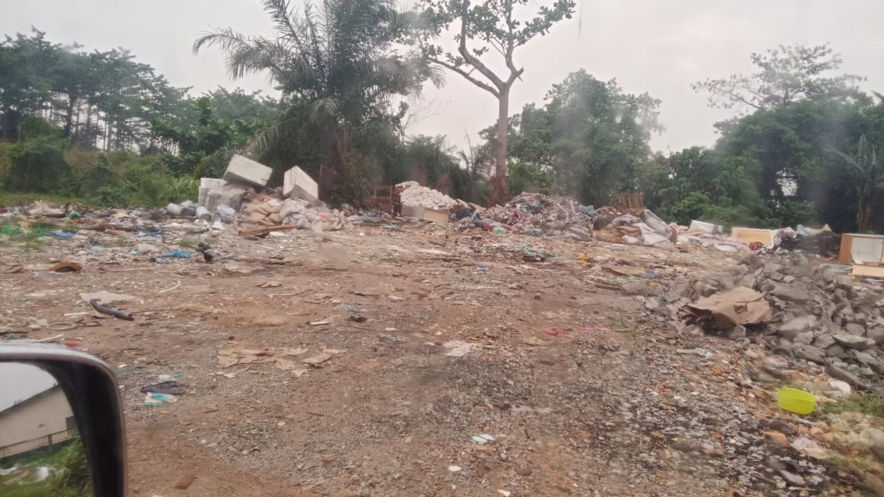 早报可头(大都会)放“毒烟”非法垃圾场遭查封