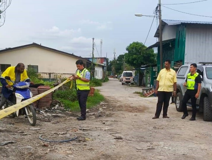 早报可头(大都会)放“毒烟”非法垃圾场遭查封