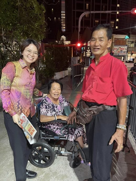 施比受更有福 陈汇萍与卖报叔叔温馨重逢