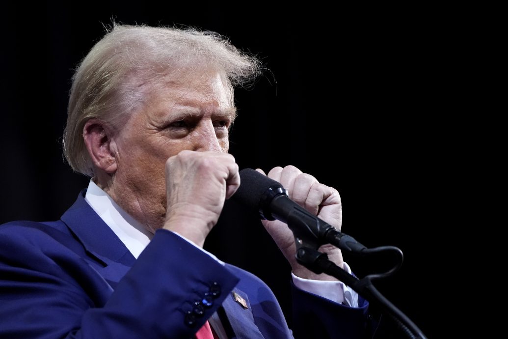 枪击后向支持者报平安 特朗普誓言:永不投降!