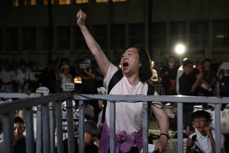 柯文哲候审室过夜 法院最快下午羁押声请