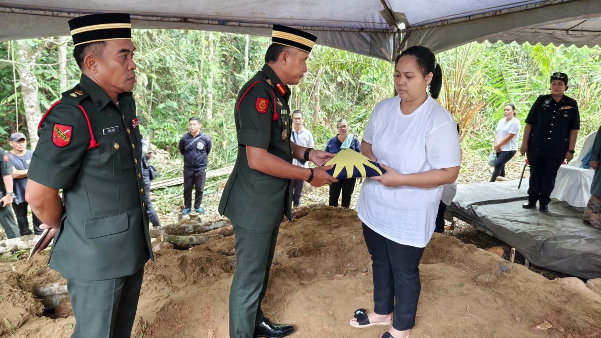 桑森林训练遭枪击殉职 军人长眠巴干家乡