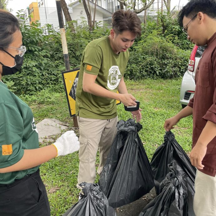 每月抽1小时捡垃圾 “地球战士”小行动大力量