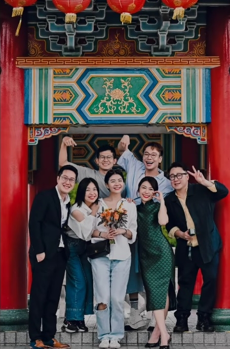 温慧茵大红裙褂出嫁 自侃“恭喜涂先生抱得美人归”