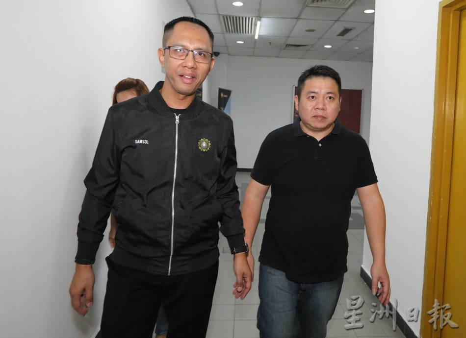 版二头*已签发* 柔:41岁华裔手机业者被控贿赂不认罪,案定10月22日过堂