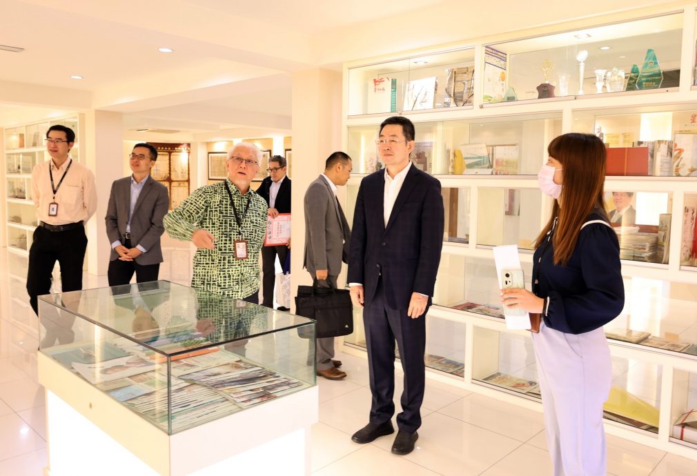 版头∕中国日报莅访星洲日报总社交流