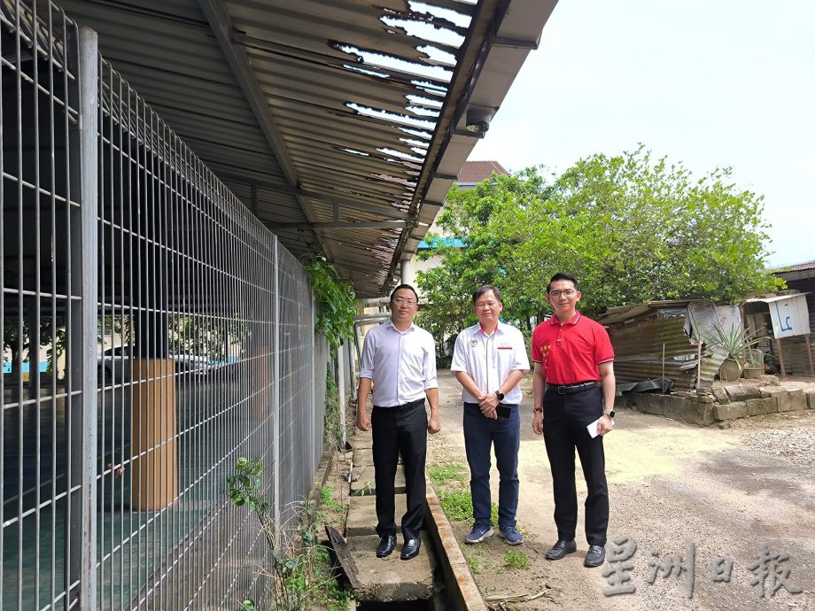 版头之一:柔:为响应“昌明社区繁荣”计划,泗隆新村料引进木薯种植产业