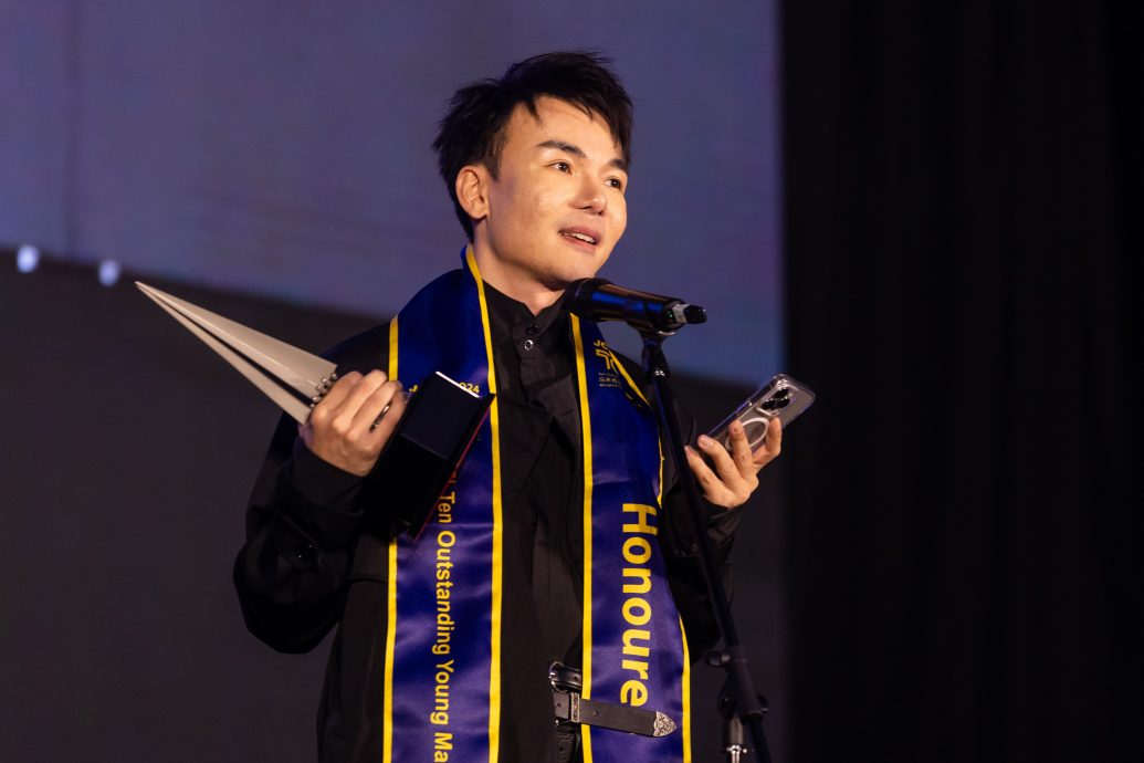 获马来西亚十大杰出青年奖 黄凡朔:把荣耀送给天国的爸妈