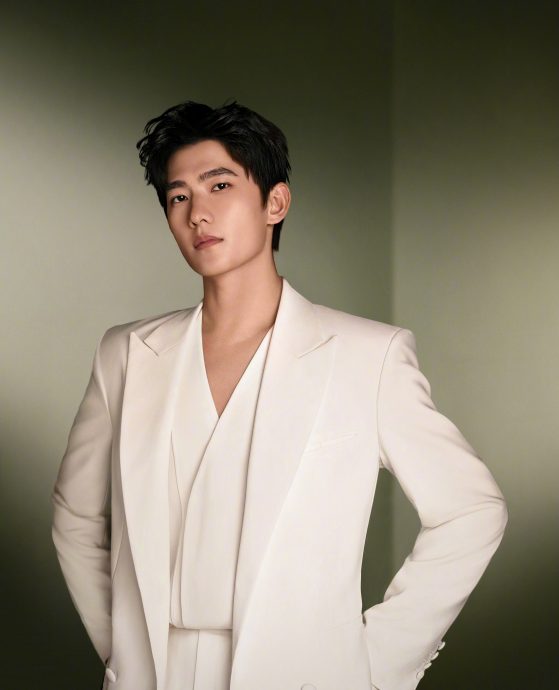 葛斯齐爆料|中国顶流被曝睡富婆粉 杨洋成头号嫌疑人