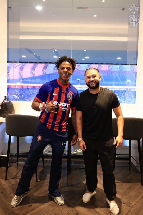 视频|接见美国千万网红IShowSpeed 柔王储:欢迎到我家做客