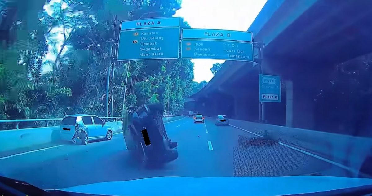 视频|骇人!轿车追尾慢行车辆倾覆 摩托撞中弹飞险被辗