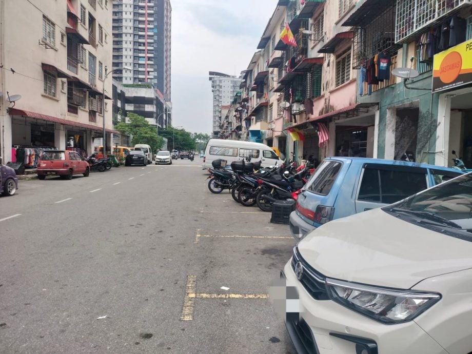 请签发-me02边稿-大都会-跟进蒲种玛斯花园河堤崩塌/3图