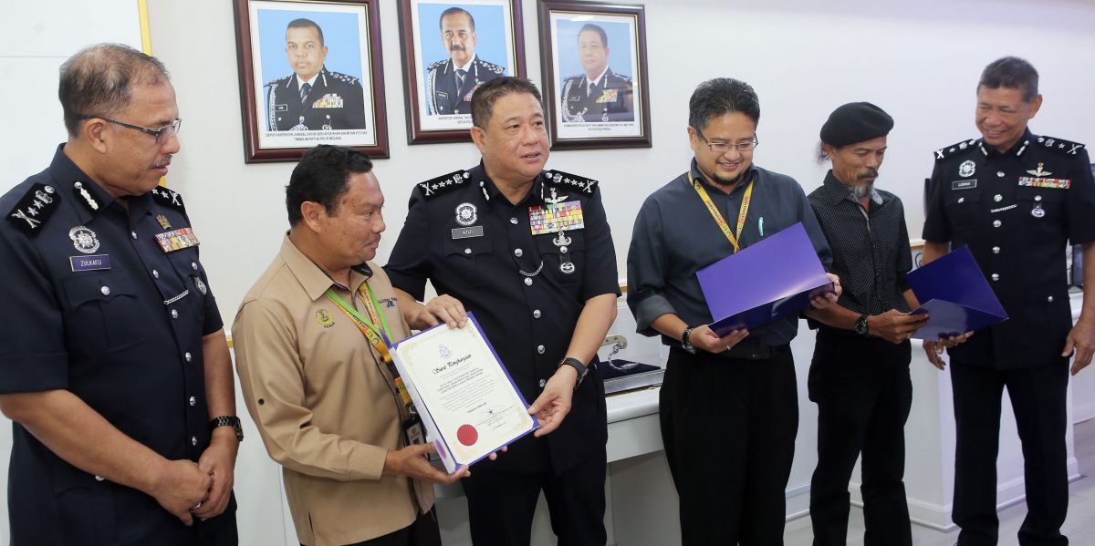 霹总警长:免被人利用 “警勿与有利益关系者密切来往”