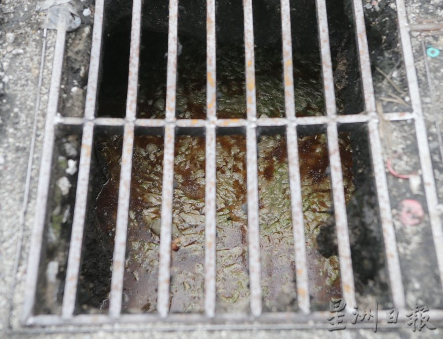 食肆任油排沟或流地面 怡市厅便衣执法罚1000