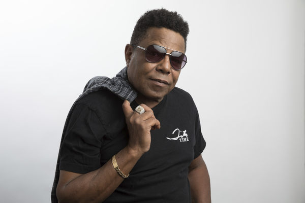 麦可积逊二哥逝世享寿70岁 生前最后贴文曝离奇巧合