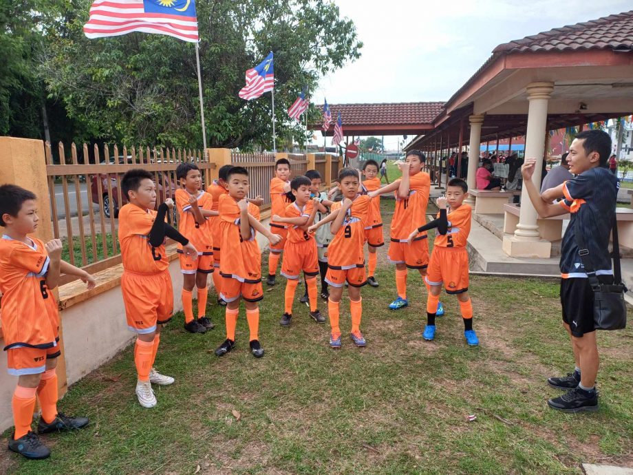 (14/9见报)///供上网///星角摄:瓜拉姆拉华小第二届足球联赛