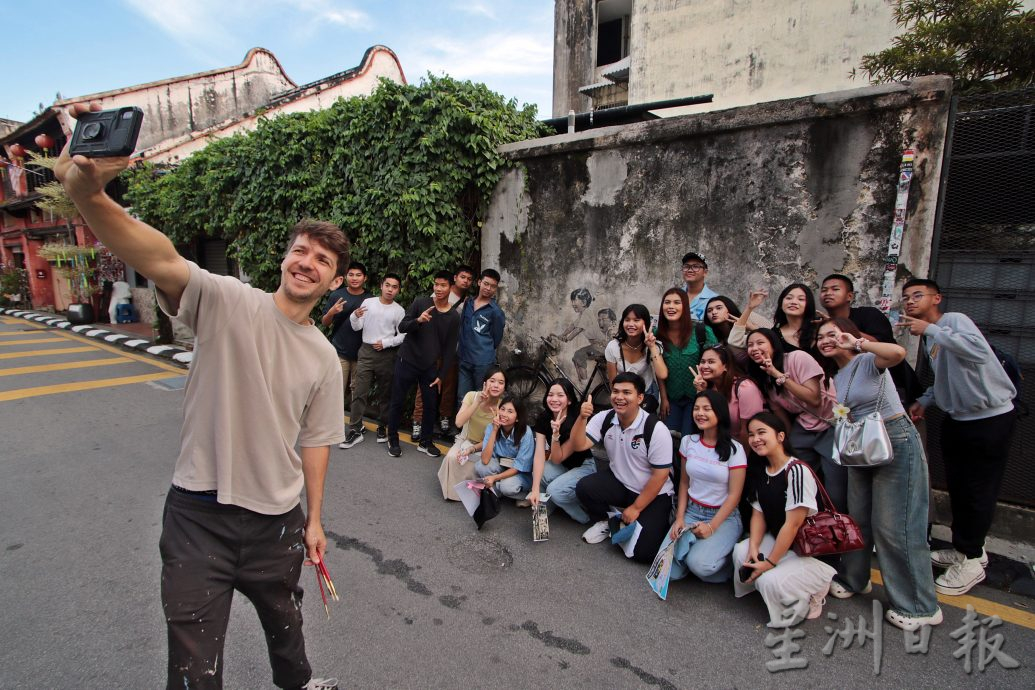 (全国版)恩尼斯亲自出手修复3幅名画