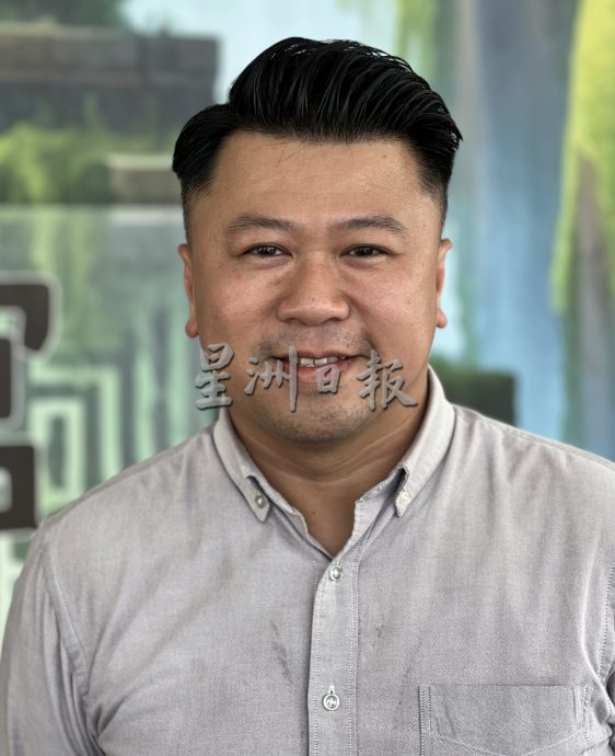 (古城封底主文)停车位各种阻碍物·爱车受伤 好心痛