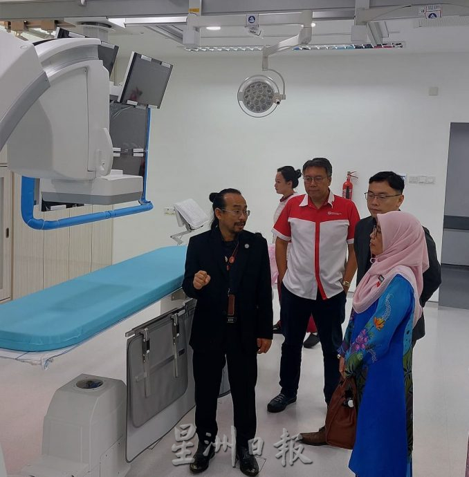 (古城第七版主文)东方医院新增最先进的双平面血管造影技术的第二间心导管实验室