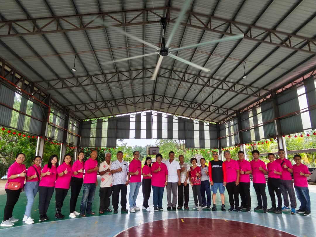 (古城第七版主文)文庙侨民小学获赠特大风扇