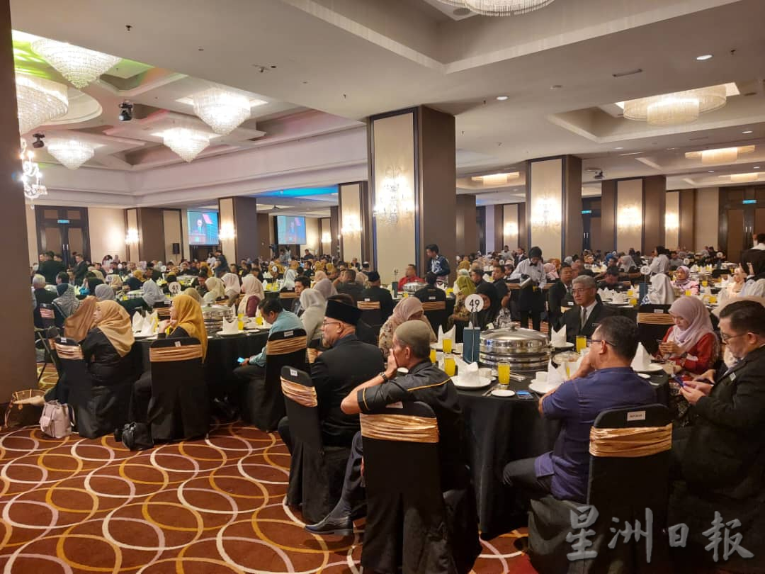 (古城第三版主文)阿都拉勿夫警告公务员不可泄漏官方机密