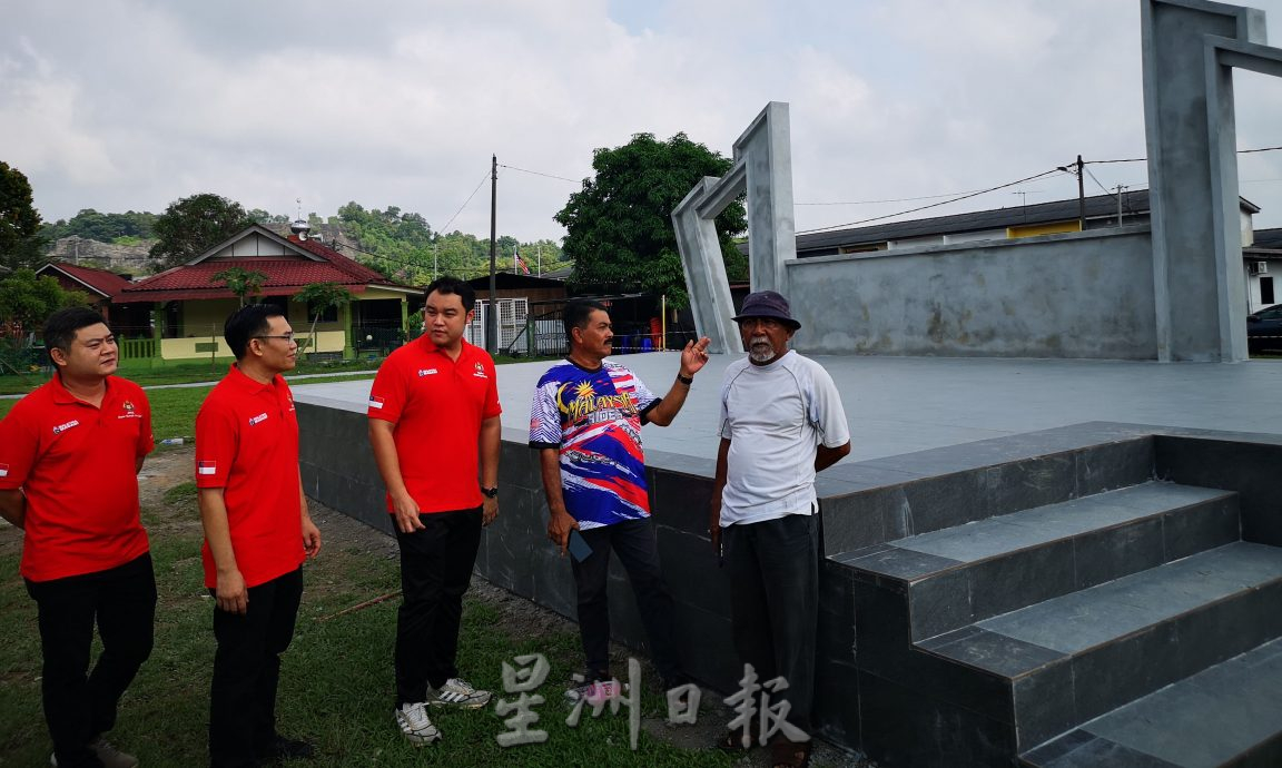 (古城第六版主文)爱极乐3花园住宅区草场获提升 爱极乐高原花园草场打响首炮