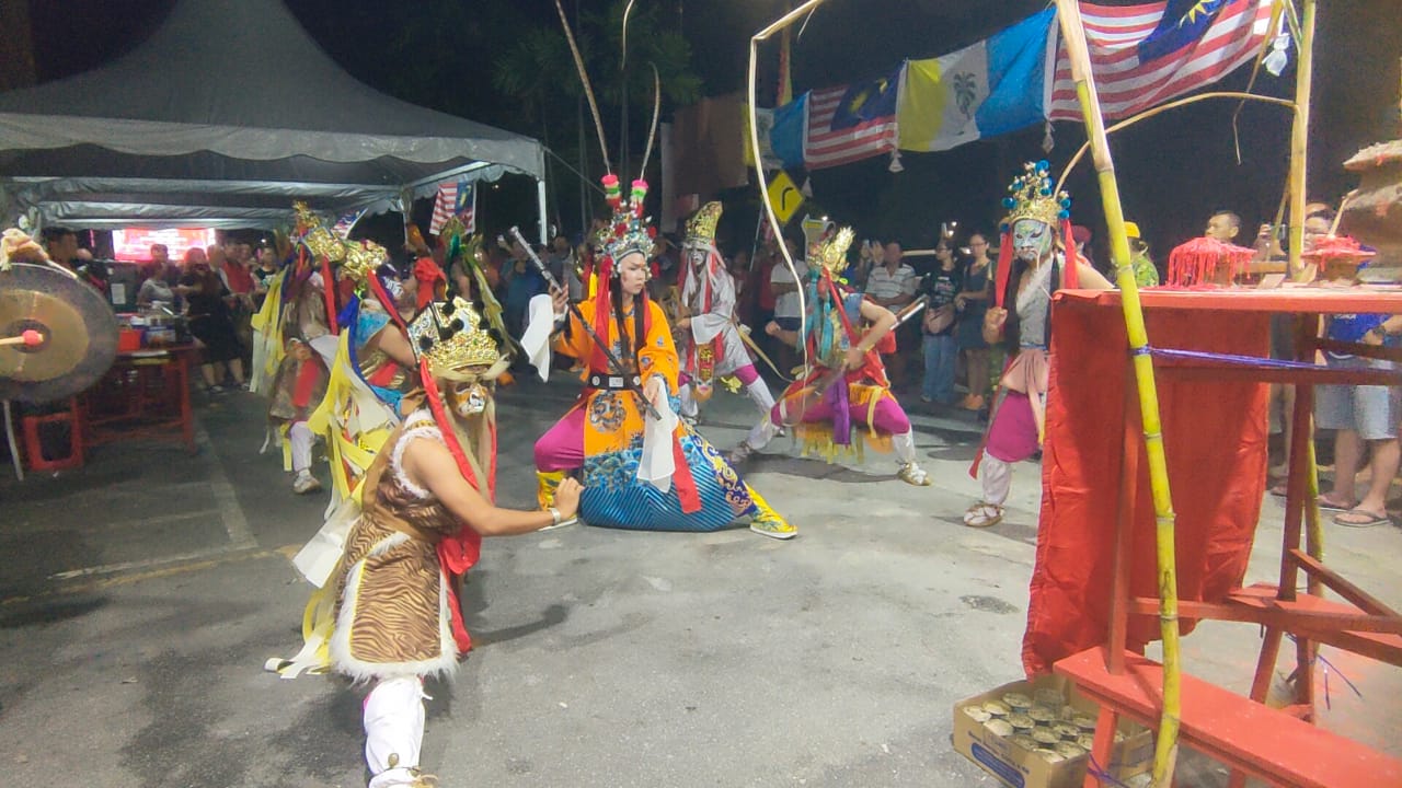 (大北马)中元普渡宴会 “官将首”敬神