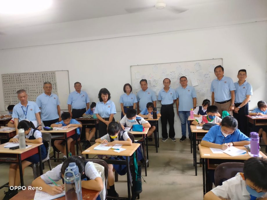 (已签发)柔:中化中学新生入学试,716名小六生应考
