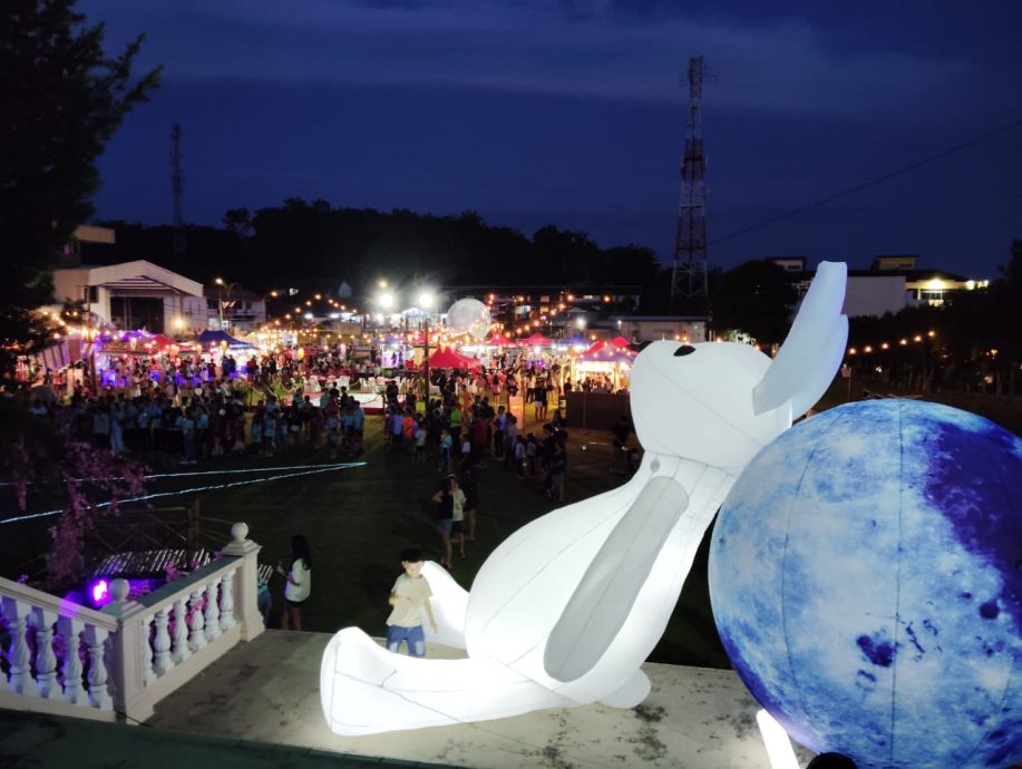 群侠赴中秋园游会 建国华小灯光璀璨