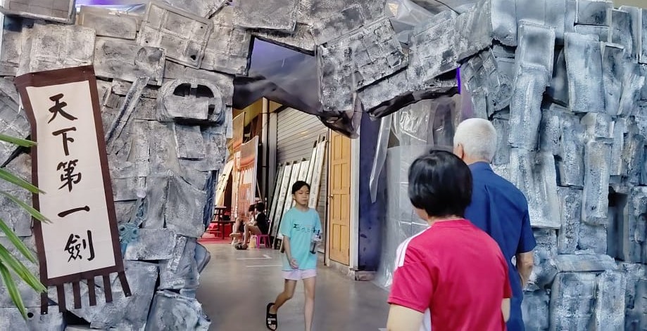 群侠赴中秋园游会 建国华小灯光璀璨