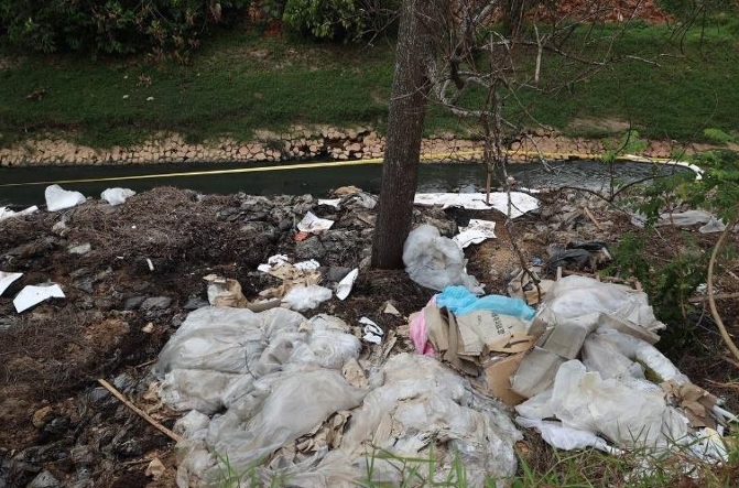 (已签发)柔:**显刊**林添顺:空污事件中,新山2工业区化学废弃物疑相同