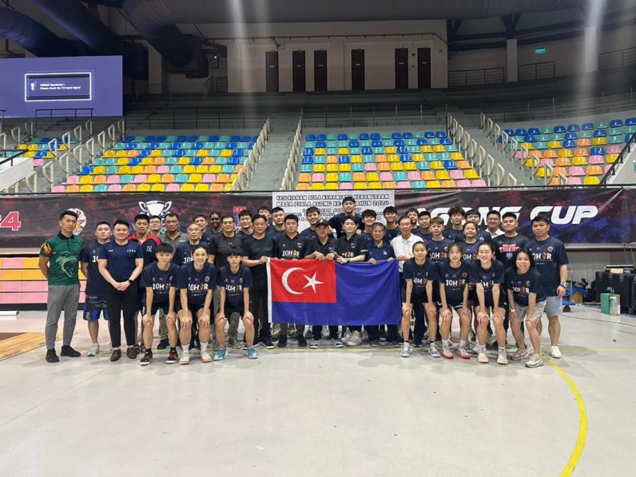 柔佛州篮总授旗 元首杯代表队