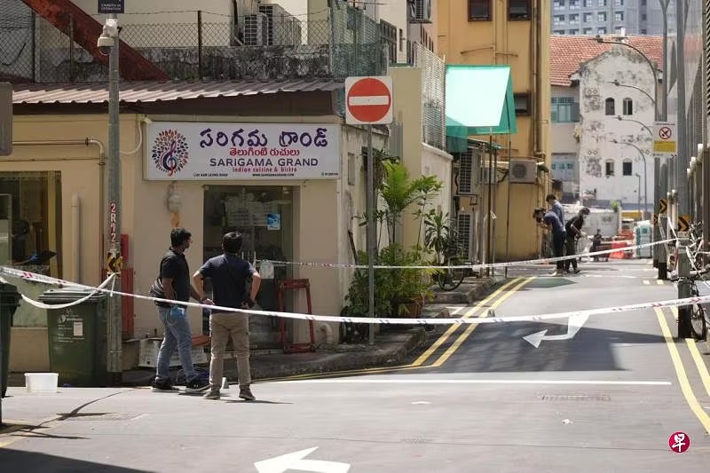 (已签发)柔:狮城二三事:涉狮城小印度群殴谋杀案 22岁男子被控亲友痛哭