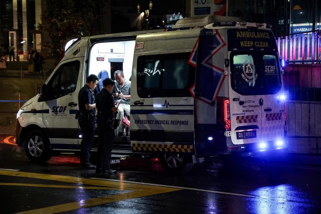 (已签发)柔:狮城二三事:狂风卷来异物砸碎玻璃天棚 银行大厦外2司机受伤