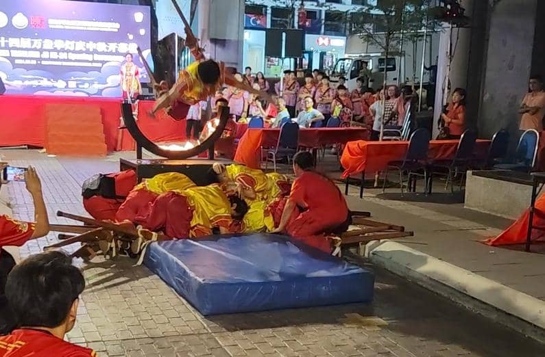 (已签发)柔:**社团版头**万盏华灯首移师由市长开幕,陈旭年街获注入巨大能量