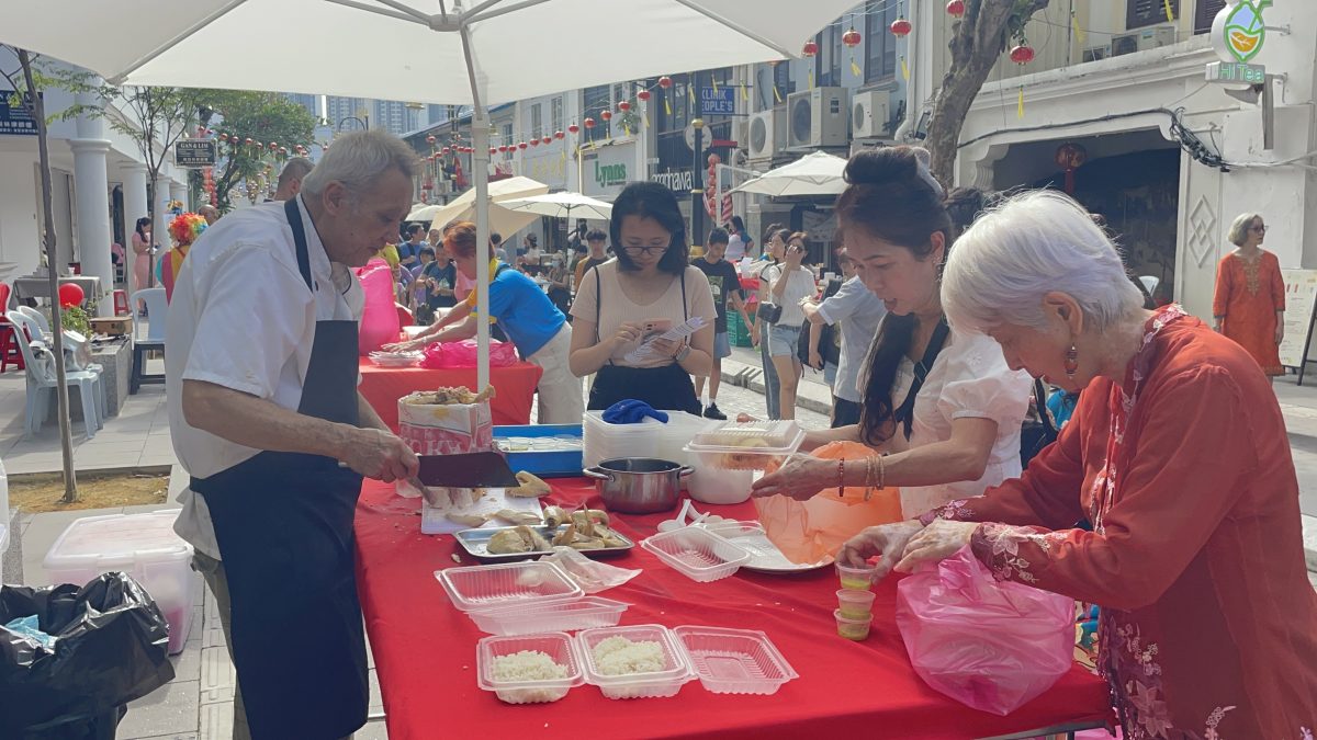 (已签发)柔:陈旭年文化街现琼剧歌舞美食 传承海南文化