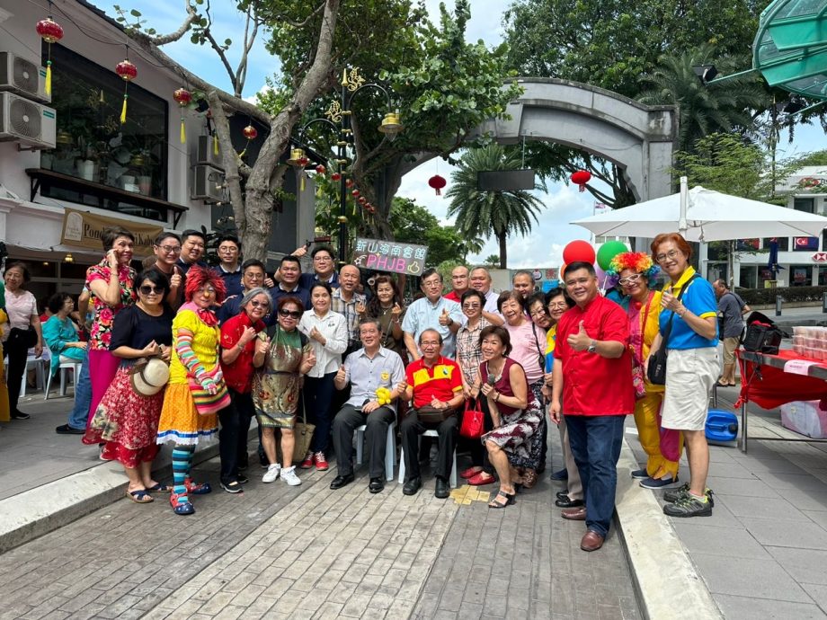 (已签发)柔:陈旭年文化街现琼剧歌舞美食 传承海南文化