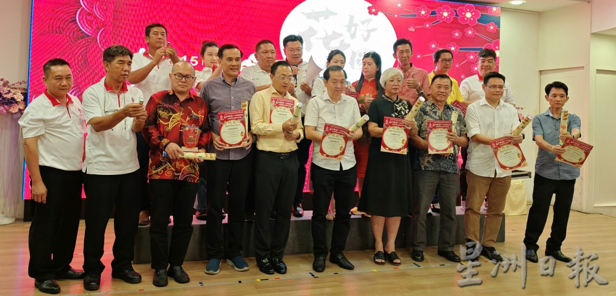 (已签发)柔:颜碧贞促峇市议会,砍伐修剪路旁危树