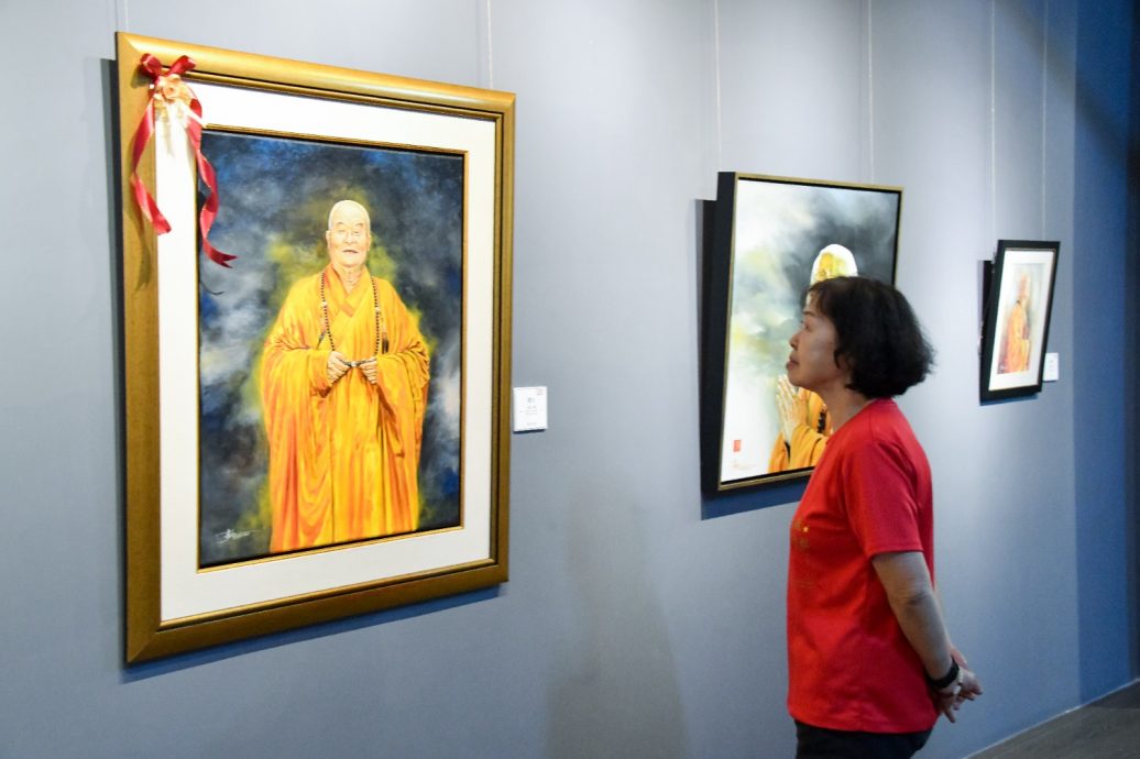 (已签发)柔:黄寿忠《画笔下的多姿多彩》,即日至11月3日新马寺展出