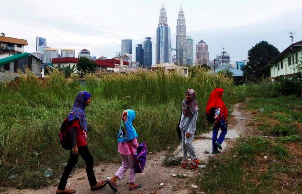 (请安排26/9 10.30am上网) 国库研究:后疫情家庭收入跌12.9% 隆市涌现6774赤贫家庭